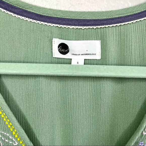 Anthropologie light green embroidered and sequin blouse size small - Picture 5 of 10